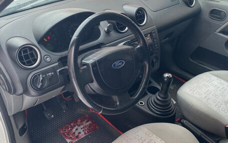 Ford Fiesta, 2003 год, 240 000 рублей, 1 фотография