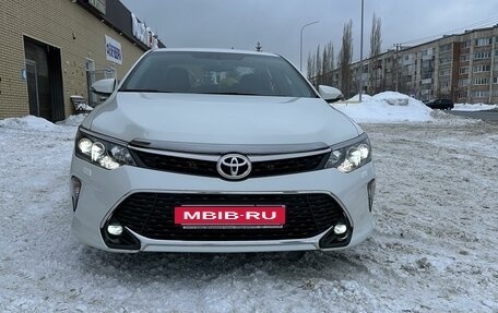 Toyota Camry, 2017 год, 3 100 000 рублей, 5 фотография