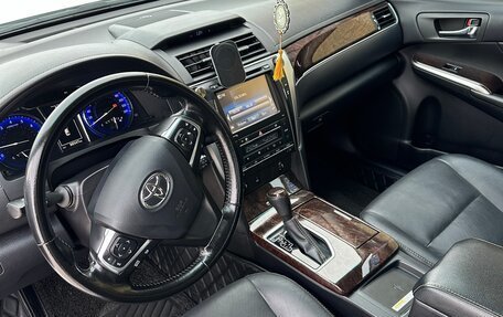Toyota Camry, 2017 год, 3 100 000 рублей, 24 фотография