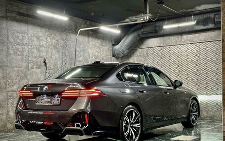 BMW 5 серия, 2023 год, 9 990 000 рублей, 5 фотография