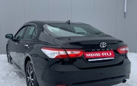 Toyota Camry, 2018 год, 2 650 000 рублей, 5 фотография