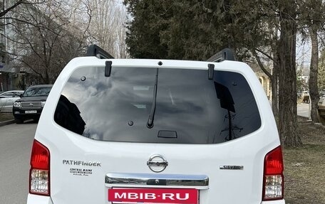 Nissan Pathfinder, 2010 год, 1 870 000 рублей, 3 фотография