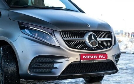 Mercedes-Benz V-Класс, 2018 год, 6 800 000 рублей, 4 фотография
