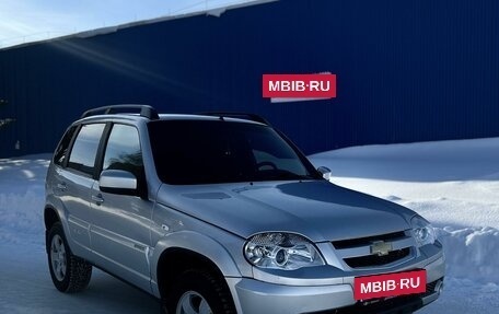 Chevrolet Niva I рестайлинг, 2012 год, 667 000 рублей, 3 фотография