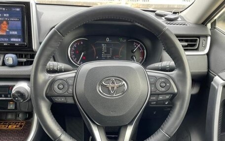 Toyota RAV4, 2020 год, 2 600 000 рублей, 10 фотография