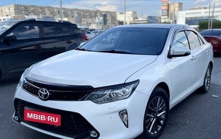 Toyota Camry, 2017 год, 2 350 000 рублей, 3 фотография