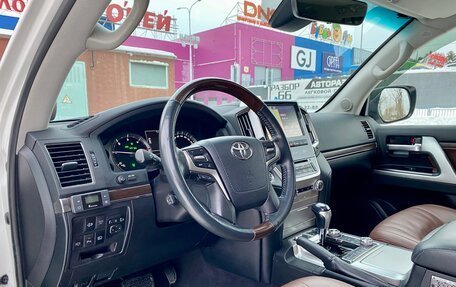 Toyota Land Cruiser 200, 2016 год, 7 100 000 рублей, 10 фотография