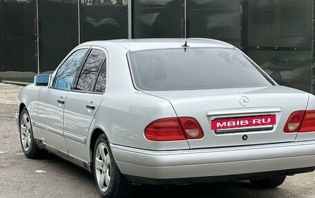 Mercedes-Benz E-Класс, 1995 год, 459 000 рублей, 4 фотография