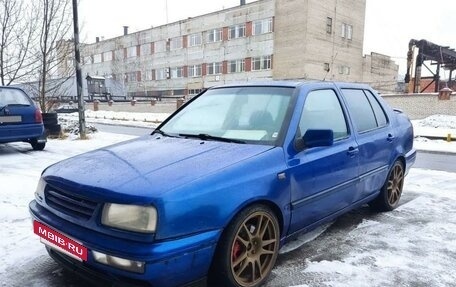 Volkswagen Vento, 1992 год, 300 000 рублей, 2 фотография