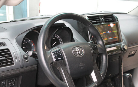 Toyota Land Cruiser Prado 150 рестайлинг 2, 2012 год, 3 275 000 рублей, 5 фотография