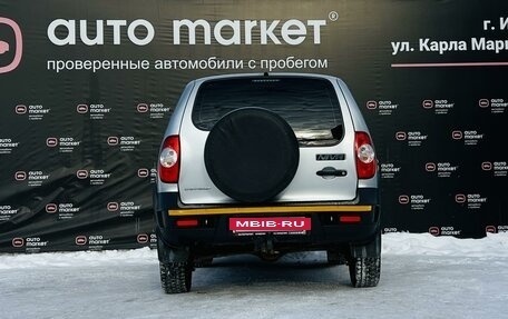 Chevrolet Niva I рестайлинг, 2017 год, 890 000 рублей, 4 фотография