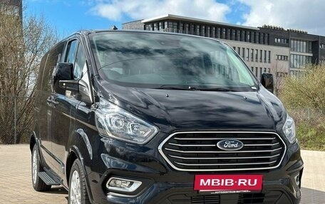 Ford Tourneo Custom I рестайлинг, 2023 год, 5 900 000 рублей, 3 фотография