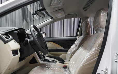 Mitsubishi Xpander, 2023 год, 2 700 000 рублей, 16 фотография