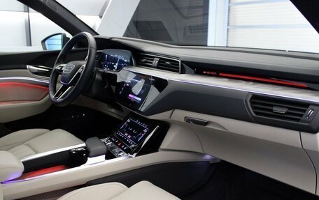Audi e-tron I, 2021 год, 6 900 000 рублей, 4 фотография