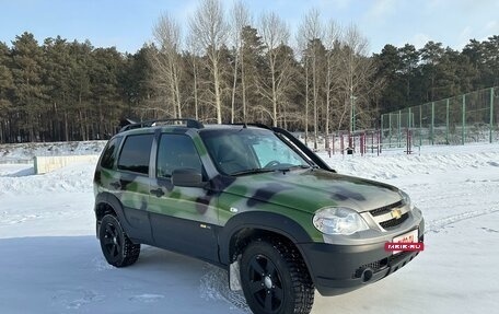 Chevrolet Niva I рестайлинг, 2017 год, 999 999 рублей, 4 фотография