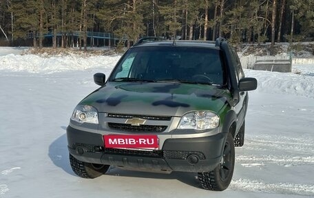Chevrolet Niva I рестайлинг, 2017 год, 999 999 рублей, 5 фотография
