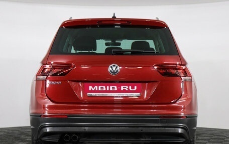 Volkswagen Tiguan II, 2018 год, 2 697 000 рублей, 6 фотография