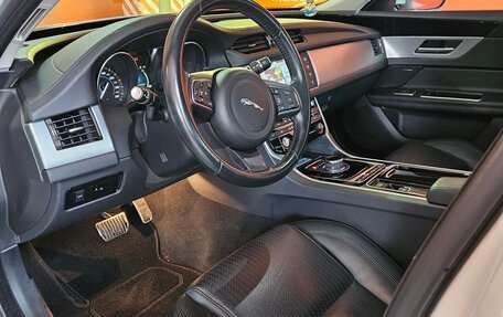 Jaguar XF II, 2016 год, 3 450 000 рублей, 13 фотография
