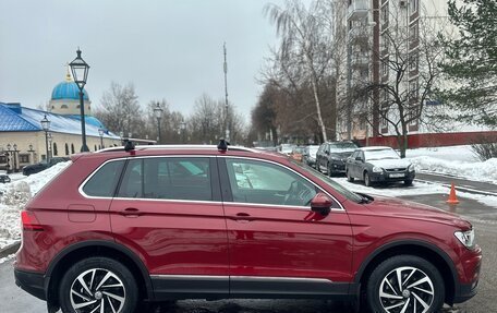 Volkswagen Tiguan II, 2018 год, 2 450 000 рублей, 2 фотография