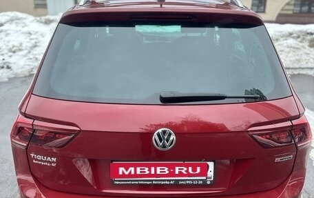 Volkswagen Tiguan II, 2018 год, 2 450 000 рублей, 4 фотография