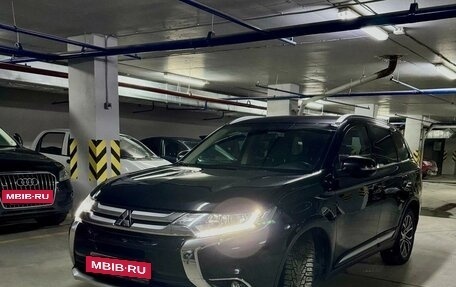 Mitsubishi Outlander III рестайлинг 3, 2018 год, 2 290 000 рублей, 2 фотография