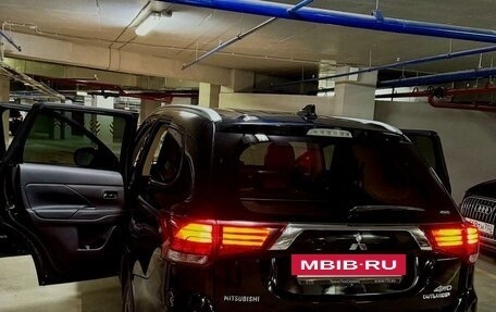 Mitsubishi Outlander III рестайлинг 3, 2018 год, 2 290 000 рублей, 7 фотография