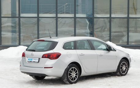 Opel Astra J, 2011 год, 870 000 рублей, 5 фотография