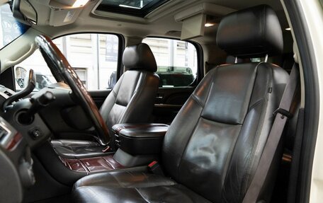 Cadillac Escalade III, 2011 год, 2 197 000 рублей, 8 фотография