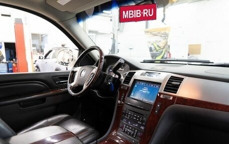 Cadillac Escalade III, 2011 год, 2 197 000 рублей, 22 фотография