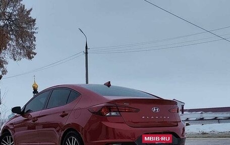 Hyundai Elantra VI рестайлинг, 2018 год, 1 610 000 рублей, 11 фотография