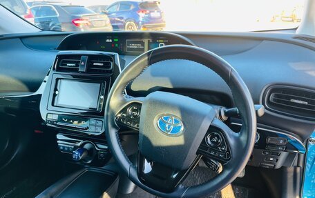 Toyota Prius IV XW50, 2019 год, 1 780 000 рублей, 7 фотография
