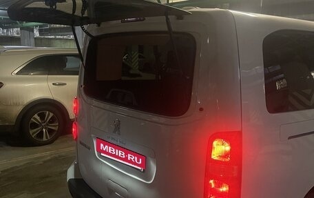 Peugeot Traveller I, 2018 год, 3 300 000 рублей, 15 фотография