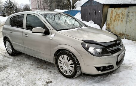 Opel Astra H, 2004 год, 355 000 рублей, 2 фотография