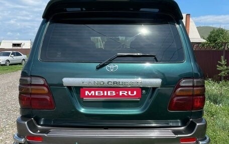 Toyota Land Cruiser 100 рестайлинг 2, 1998 год, 1 950 000 рублей, 3 фотография