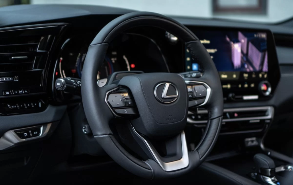 Lexus RX IV рестайлинг, 2023 год, 9 300 000 рублей, 4 фотография
