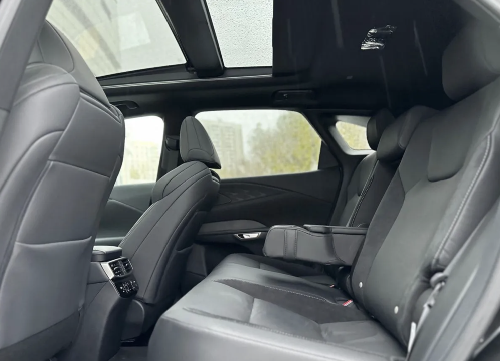 Lexus RX IV рестайлинг, 2023 год, 9 300 000 рублей, 4 фотография
