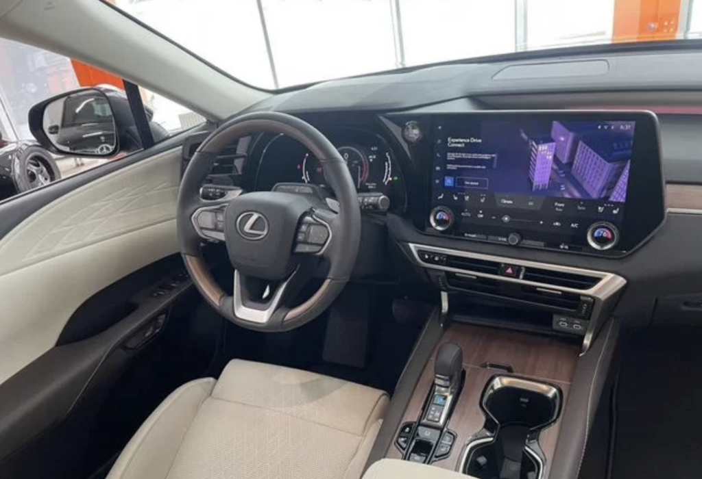 Lexus RX IV рестайлинг, 2023 год, 9 500 000 рублей, 6 фотография