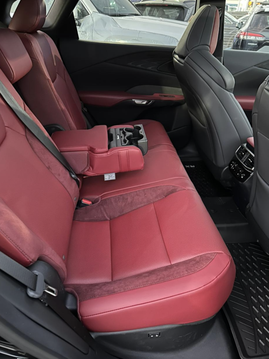 Lexus RX IV рестайлинг, 2022 год, 9 300 000 рублей, 2 фотография