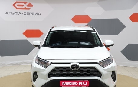 Toyota RAV4, 2020 год, 3 290 000 рублей, 2 фотография