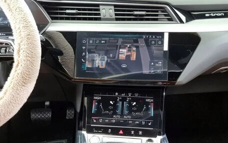 Audi e-tron I, 2020 год, 6 800 000 рублей, 18 фотография
