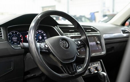 Volkswagen Tiguan II, 2018 год, 2 347 000 рублей, 5 фотография