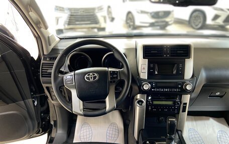 Toyota Land Cruiser Prado 150 рестайлинг 2, 2013 год, 3 270 000 рублей, 28 фотография