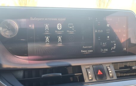 Lexus ES VII, 2018 год, 3 900 000 рублей, 19 фотография