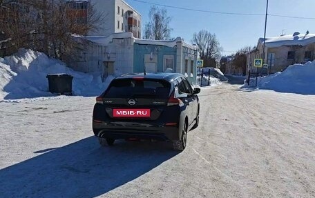 Nissan Leaf II, 2019 год, 2 100 000 рублей, 4 фотография