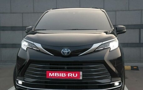 Toyota Sienna, 2021 год, 3 500 000 рублей, 2 фотография