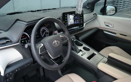 Toyota Sienna, 2021 год, 3 500 000 рублей, 16 фотография