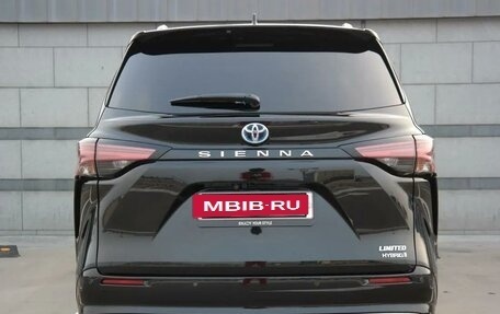 Toyota Sienna, 2021 год, 3 500 000 рублей, 5 фотография
