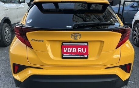 Toyota C-HR I рестайлинг, 2020 год, 2 200 000 рублей, 3 фотография