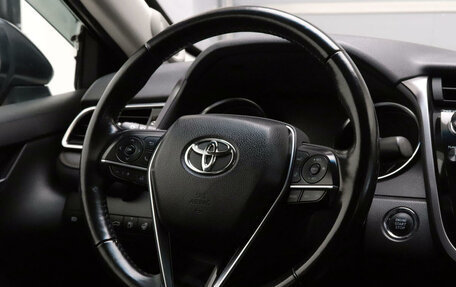Toyota Camry, 2018 год, 3 099 000 рублей, 13 фотография