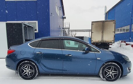 Opel Astra J, 2013 год, 1 245 000 рублей, 4 фотография
